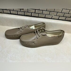 SAS Genuine  leather women shoes size 10.5 s Made In USA Siesta Mocha New In Box